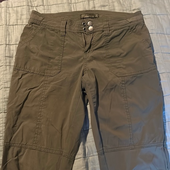 Green. Prana hiking pants. Size 2. Good condition. - Picture 1 of 4